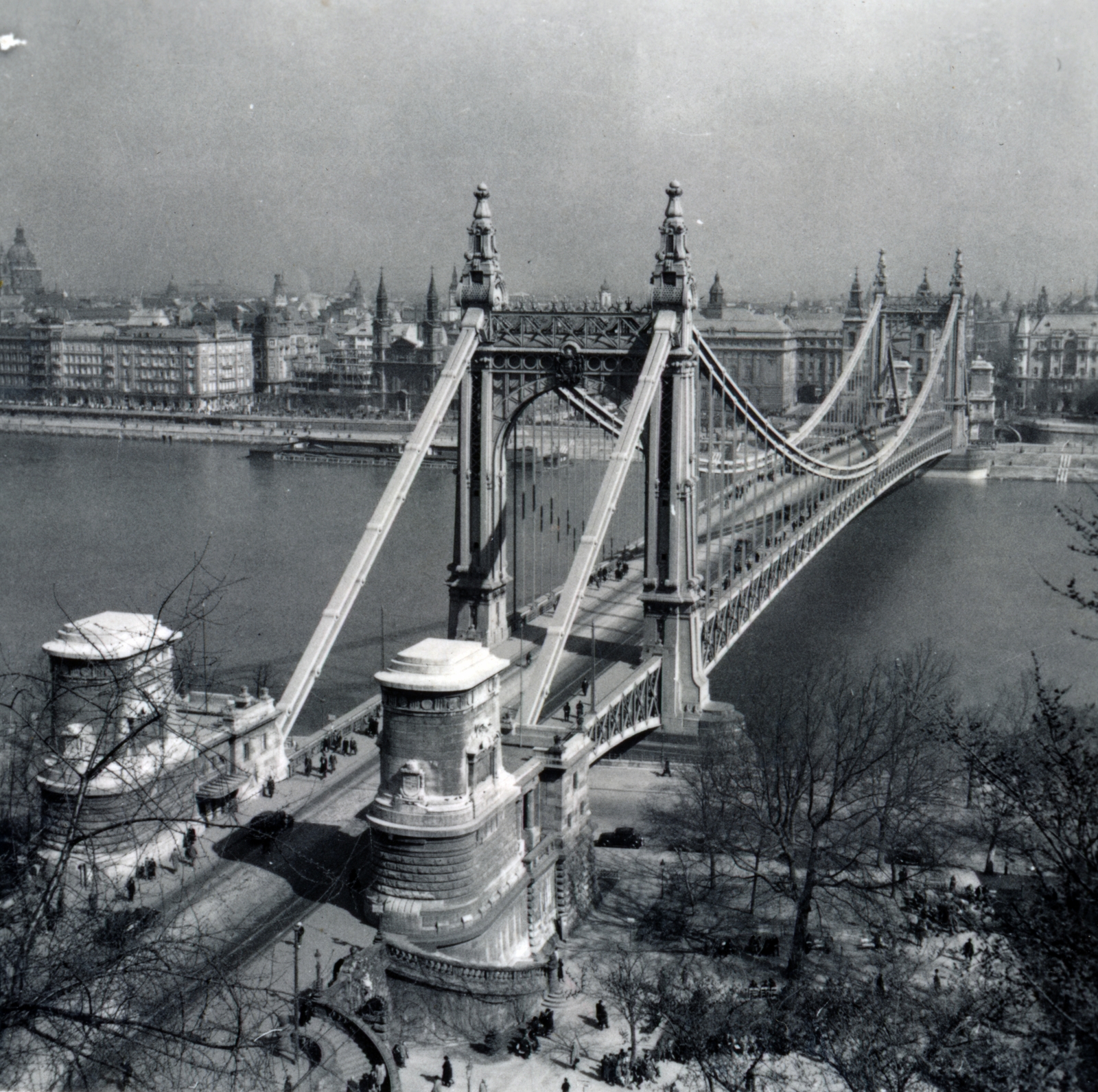Hungary, Budapest I.,Budapest V., Erzsébet híd a Gellérthegyről nézve., 1938, Boda Balázs, bridge, Budapest, Danube, Fortepan #160473