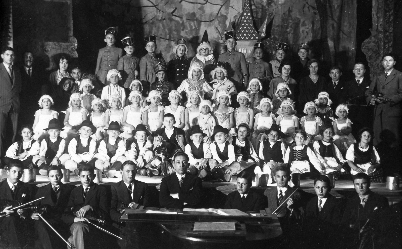 1933, Szilágyi Csaba, musical instrument, tableau, costume, band, kids, Fortepan #16052