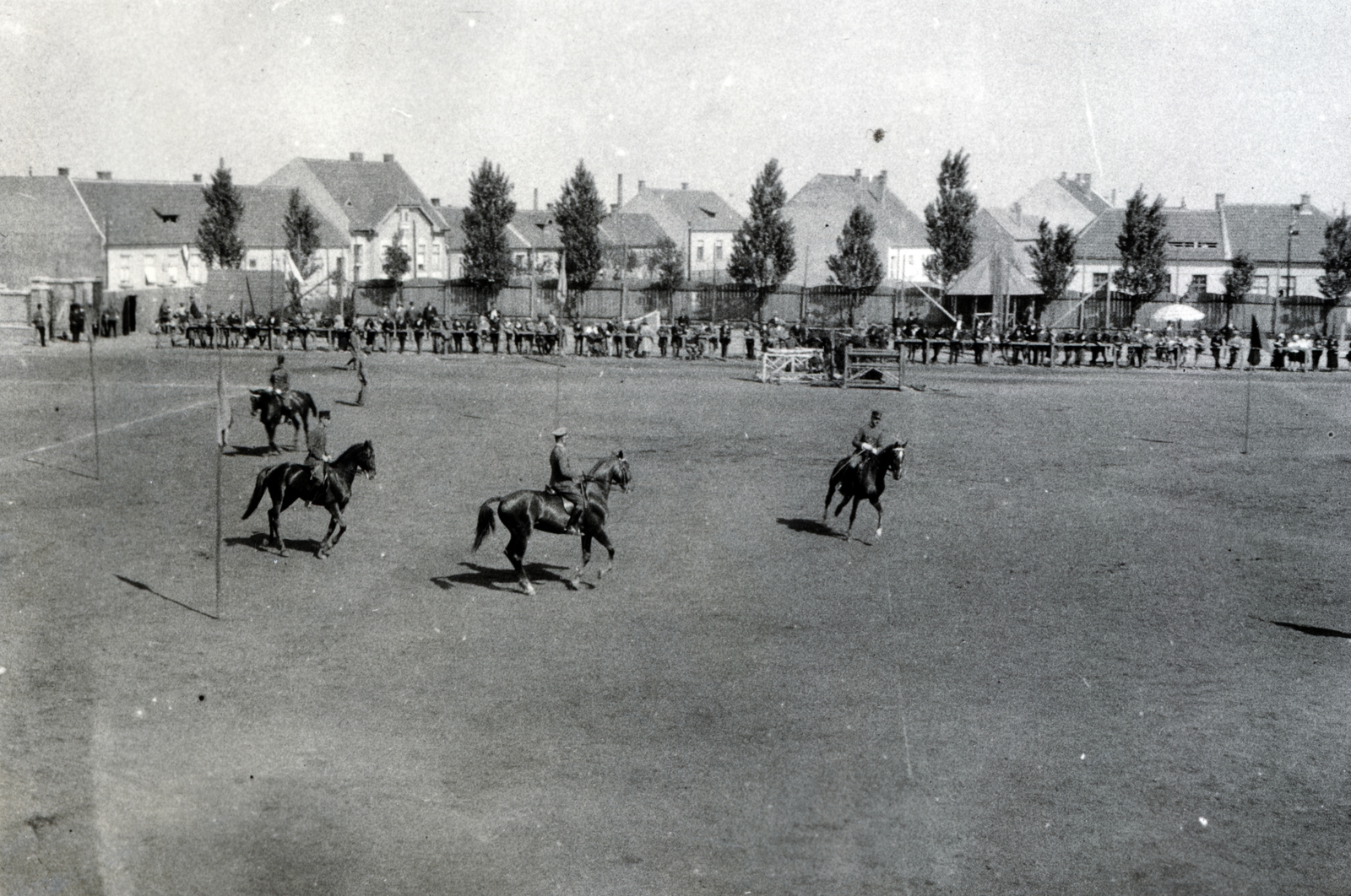 Hungary, Sopron, SVSE sporttelep, József Attila utca (Felkelő út). Magyar Királyi 3. huszárezred bemutatója., 1932, Boda Balázs, rider, Fortepan #160571