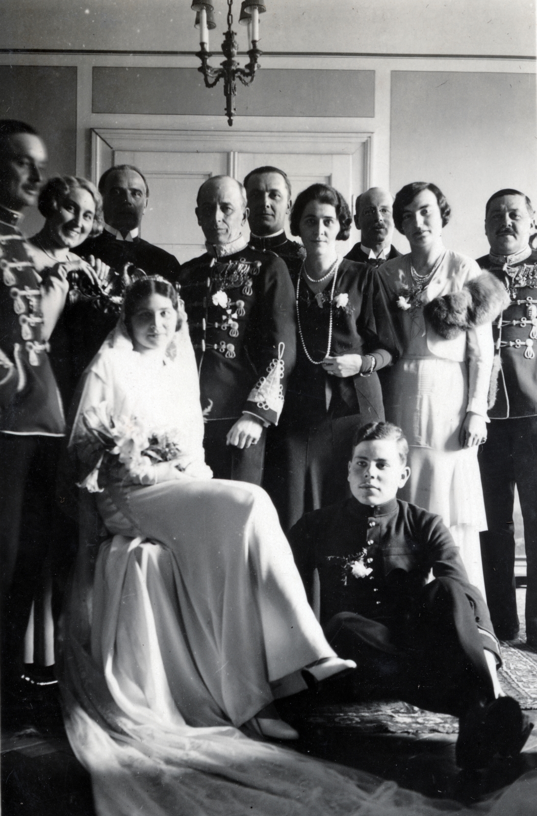 Magyarország, középen Malanotti Lajos honvéd ezredes, díjugratásban olimpikon, a jobb szélen vitéz Pongrácz Pál ezredes., 1933, Boda Balázs, elegancia, násznép, esküvő, Fortepan #160595