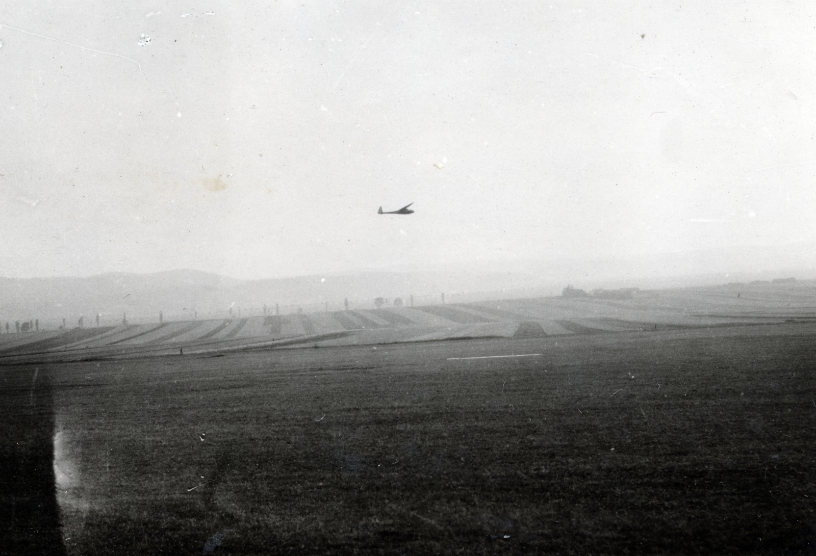 Hungary, Sopron, Bécsi út, katonai gyakorlótér / levente repülőtér., 1934, Boda Balázs, sailplane, Fortepan #160601