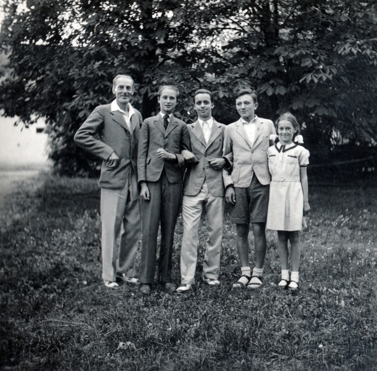 Hungary,Lake Balaton, Paloznak, Pongrácz-kastély., 1939, Boda Balázs, tableau, height chart, hold upper arms, Fortepan #160630