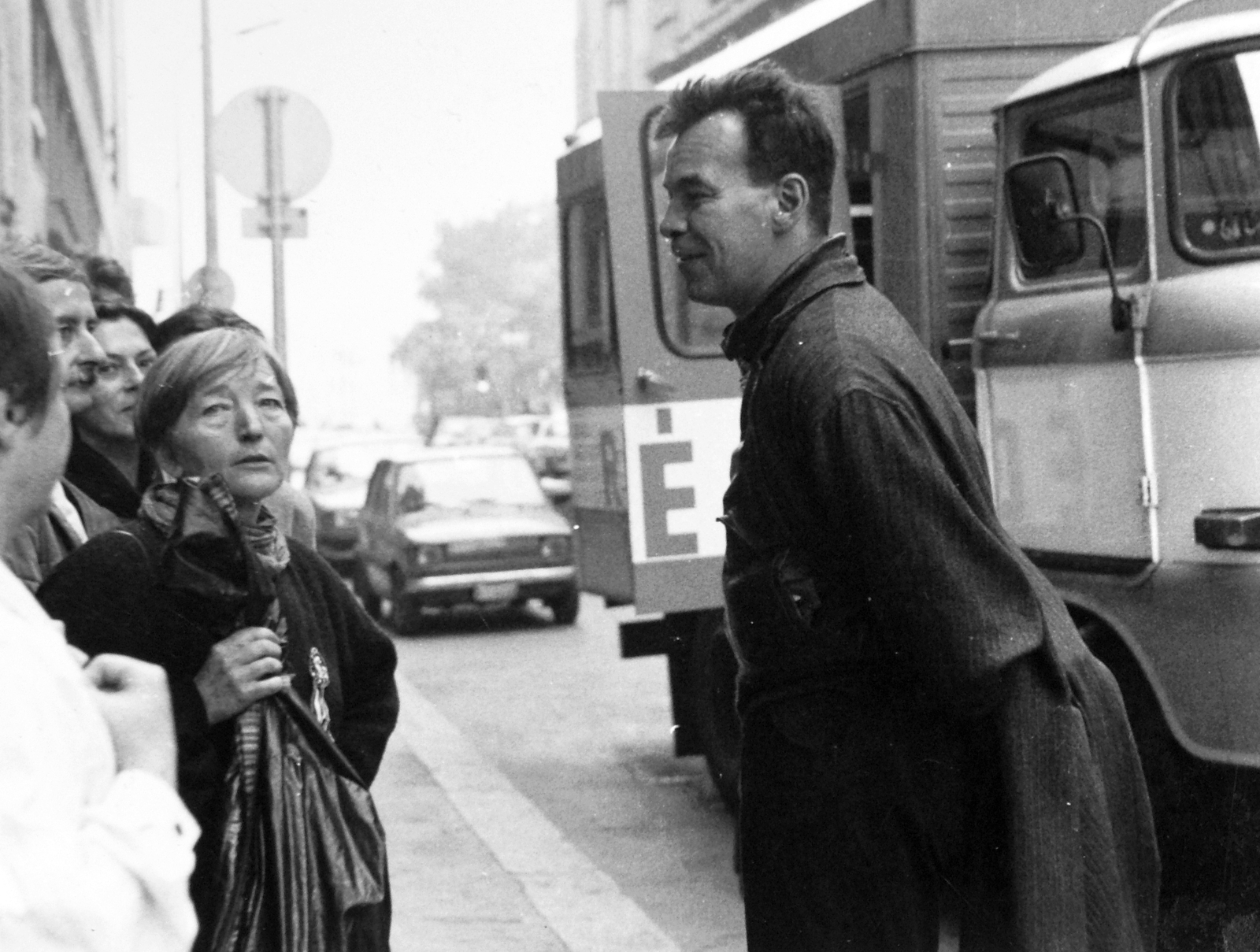 Hungary, Solt Ottília és ifj. Rajk László 1989-ben, a vízlépcső elleni tüntetésen., 1989, Hegedűs Judit, celebrity, Polski Fiat-brand, IFA-brand, politics, police vehicle, regime change, Fortepan #16068