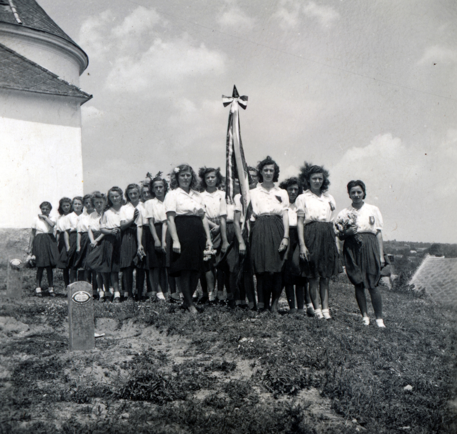 Hungary,Lake Balaton, Paloznak, a felvétel a katolikus templom mellett készült., 1943, Boda Balázs, girls, flag, Fortepan #160697