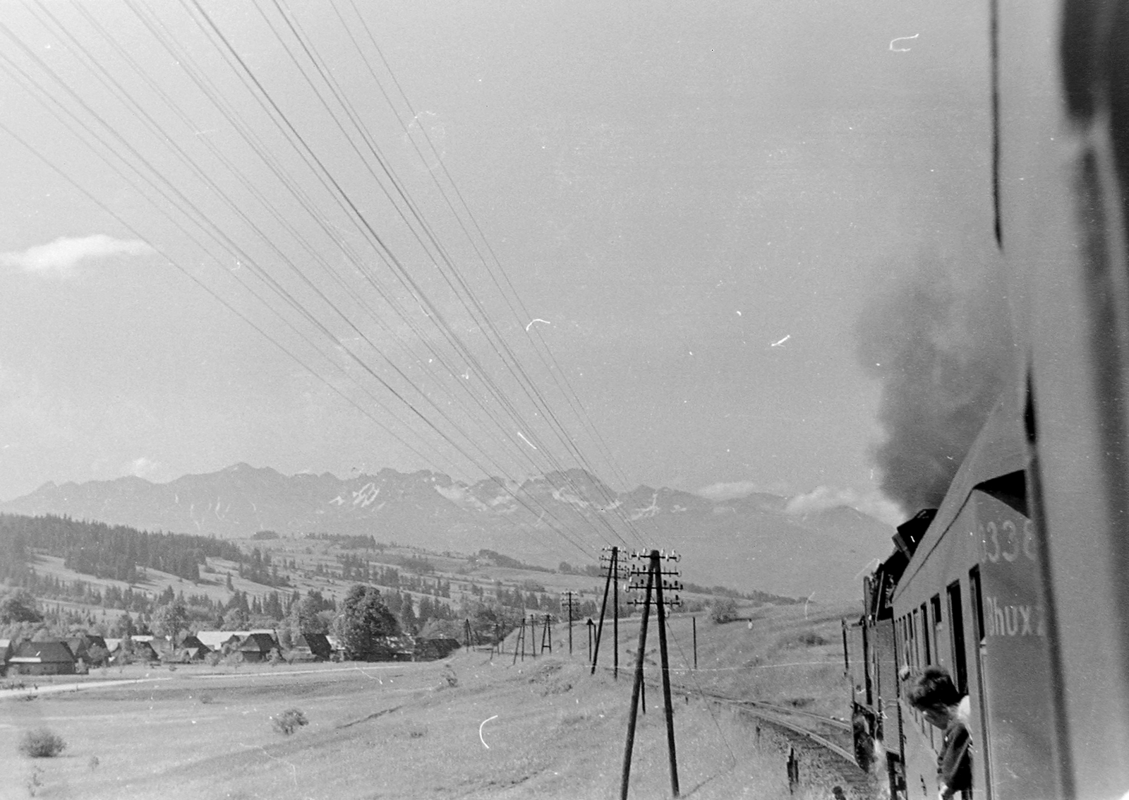 Lengyelország, a Lengyel Magas-Tátra Biały Dunajec felől nézve., 1958, Szent-tamási Mihály, tájkép, villanypózna, andráskereszt, hegy, havas táj, Fortepan #16095