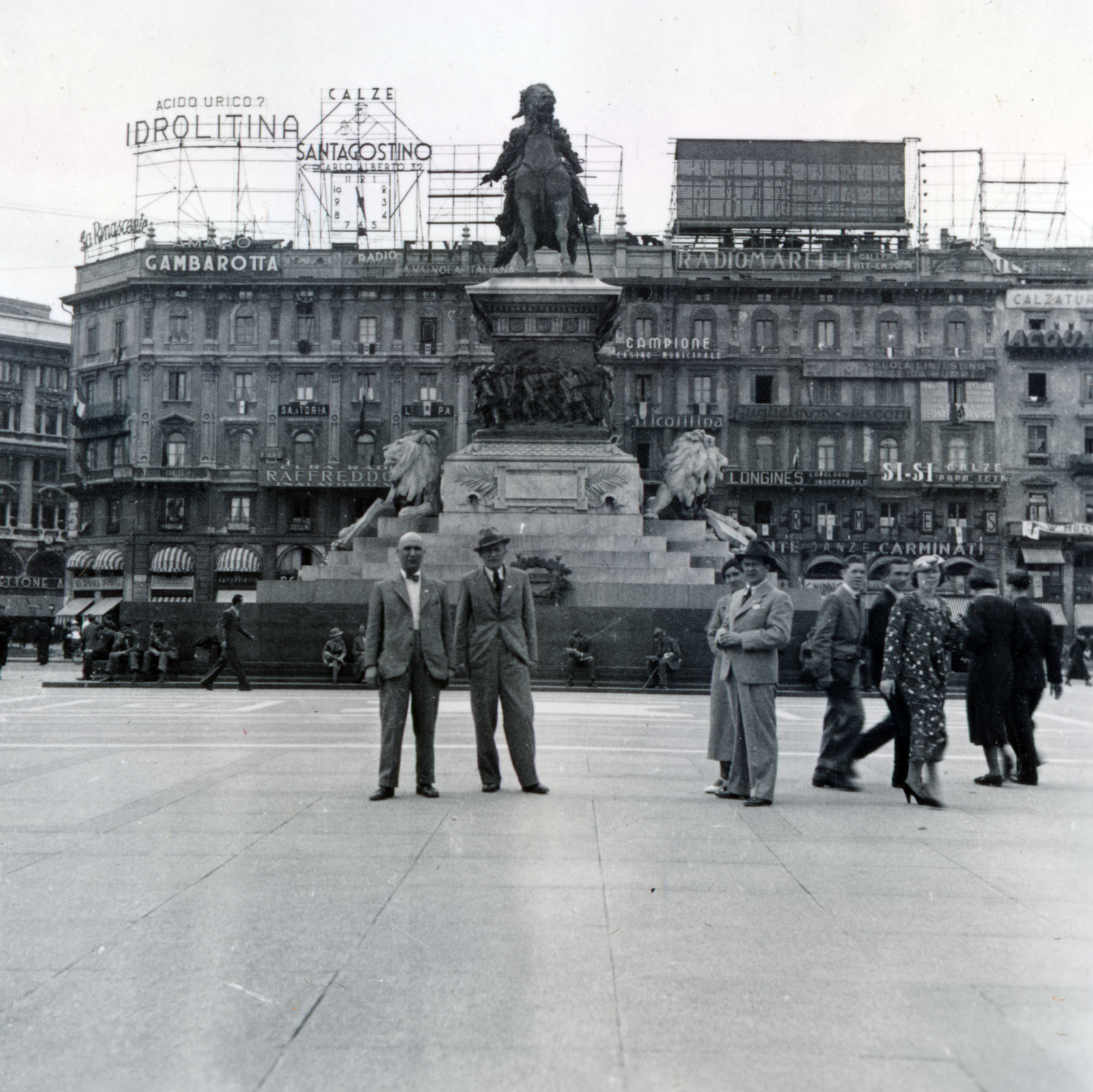 Italy, Milan, Dóm tér (Piazza del Duomo), II. Viktor Emánuel emlékműve., 1936, Zsembery Bendegúz, Fortepan #160954