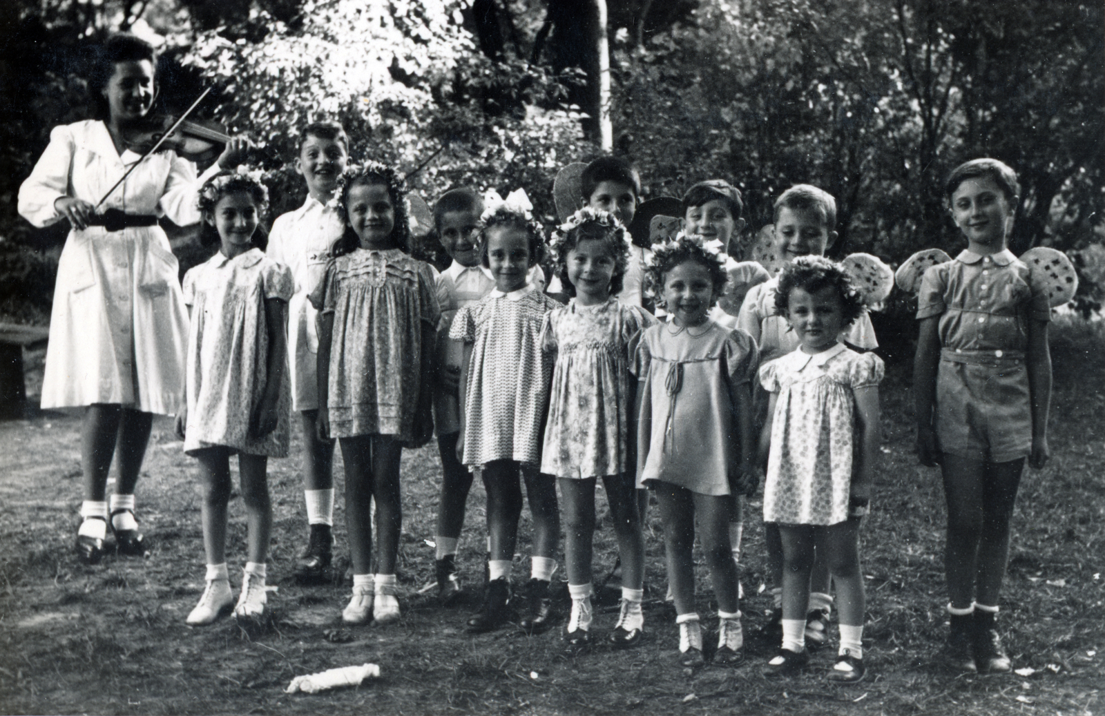 Hungary, Budapest XII., Zugliget, Remete út 18., Dr. Révész Margit Gyermekszanatórium., 1931, Nagy Krisztina - Nagy Boldizsár, Budapest, violin, girls, summer dresses, Fortepan #161050