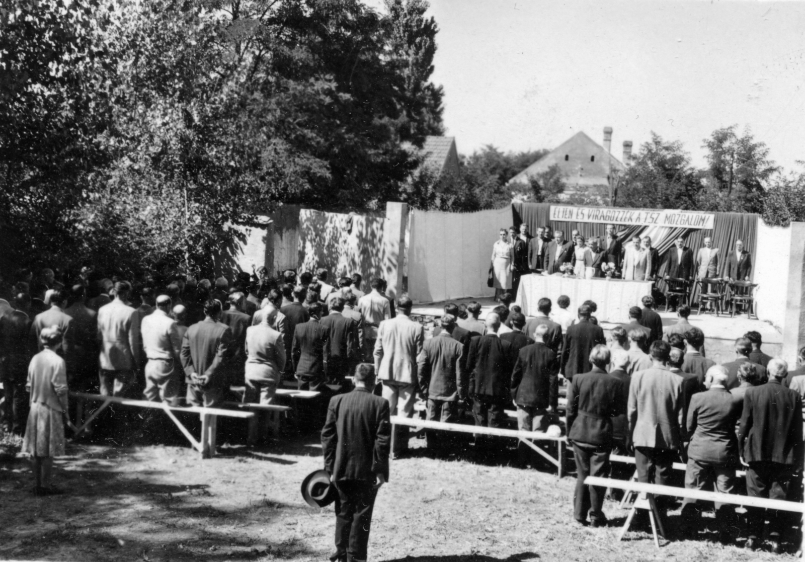 1958, Gyulavári Andrea, audience, festive, slogan, back, beer bench, hat in hand, farmers' cooperative, politics, meeting, Fortepan #161076