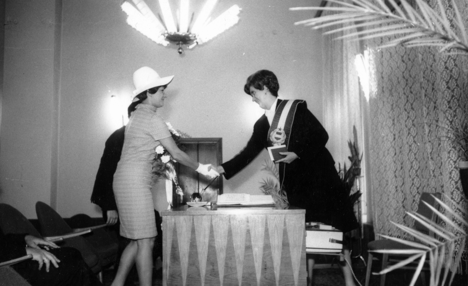 1970, Csizmadia László, crest, wedding ceremony, hat, registrat, handshake, Fortepan #161150