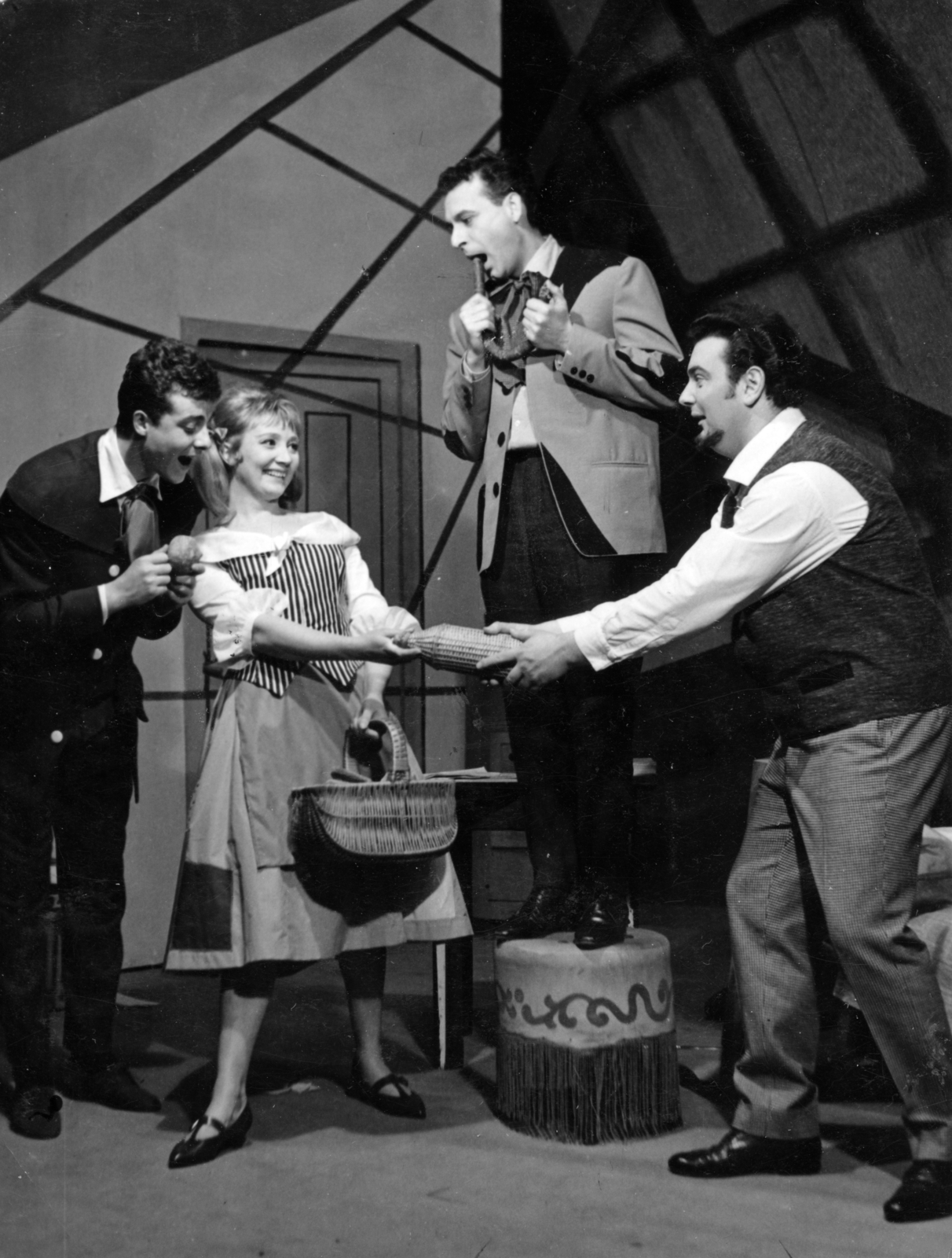 1966, Csizmadia László, theater, costume, basket, Fortepan #161156
