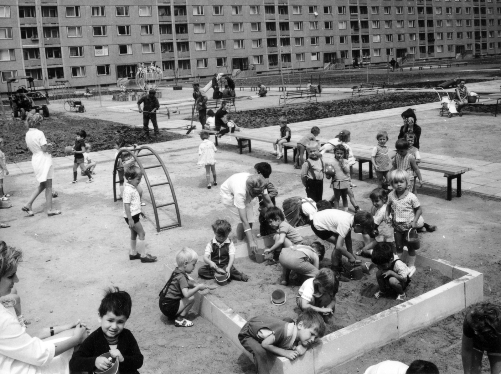 1975, Földvári Mihály, playground, monkey bar, sandpit, Fortepan #161199