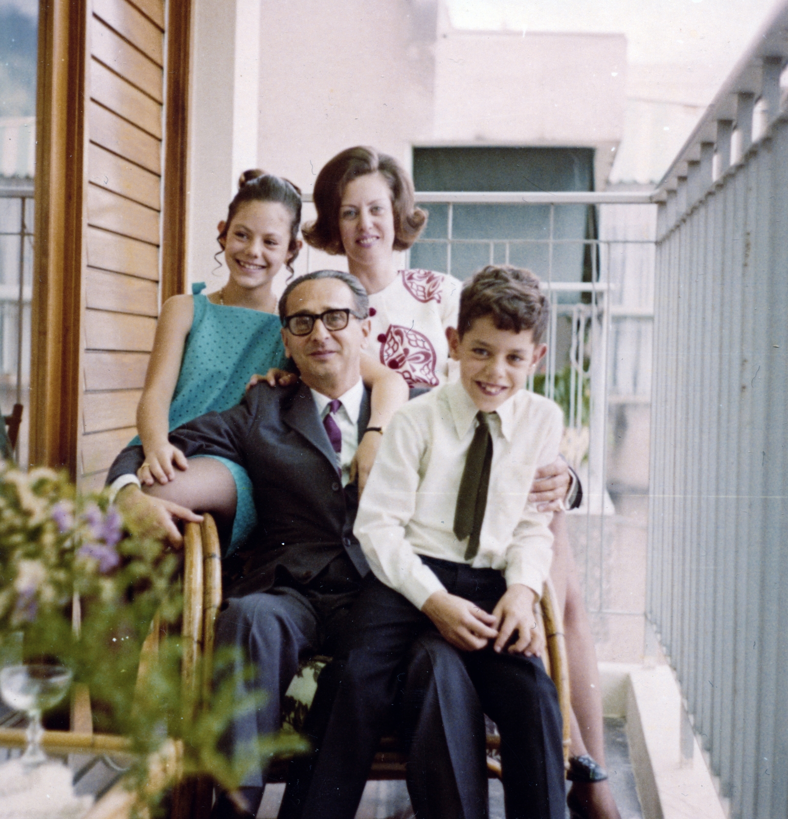 1958, Sugár Ferenc, balcony, colorful, family, hairdo, smile, Fortepan #161261