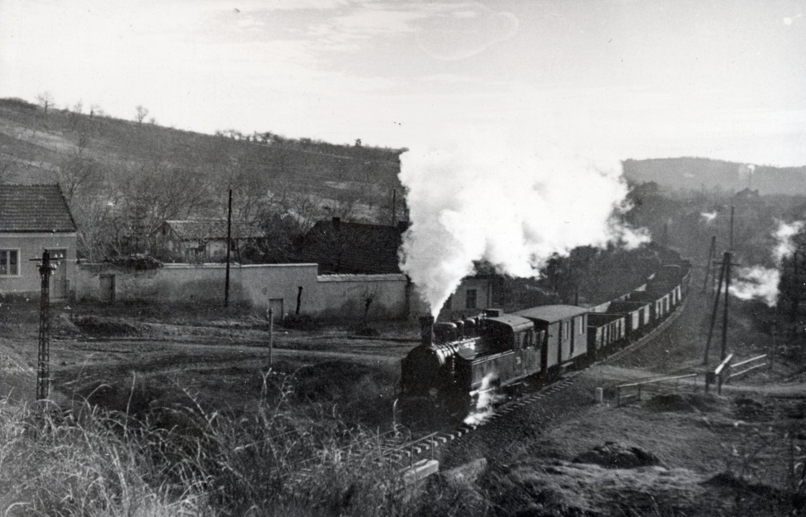 Hungary, Eger, vasúti átjáró a Mekcsey István utcánál., 1955, Márk Iván, picture, smoke, steam locomotive, Fortepan #161348