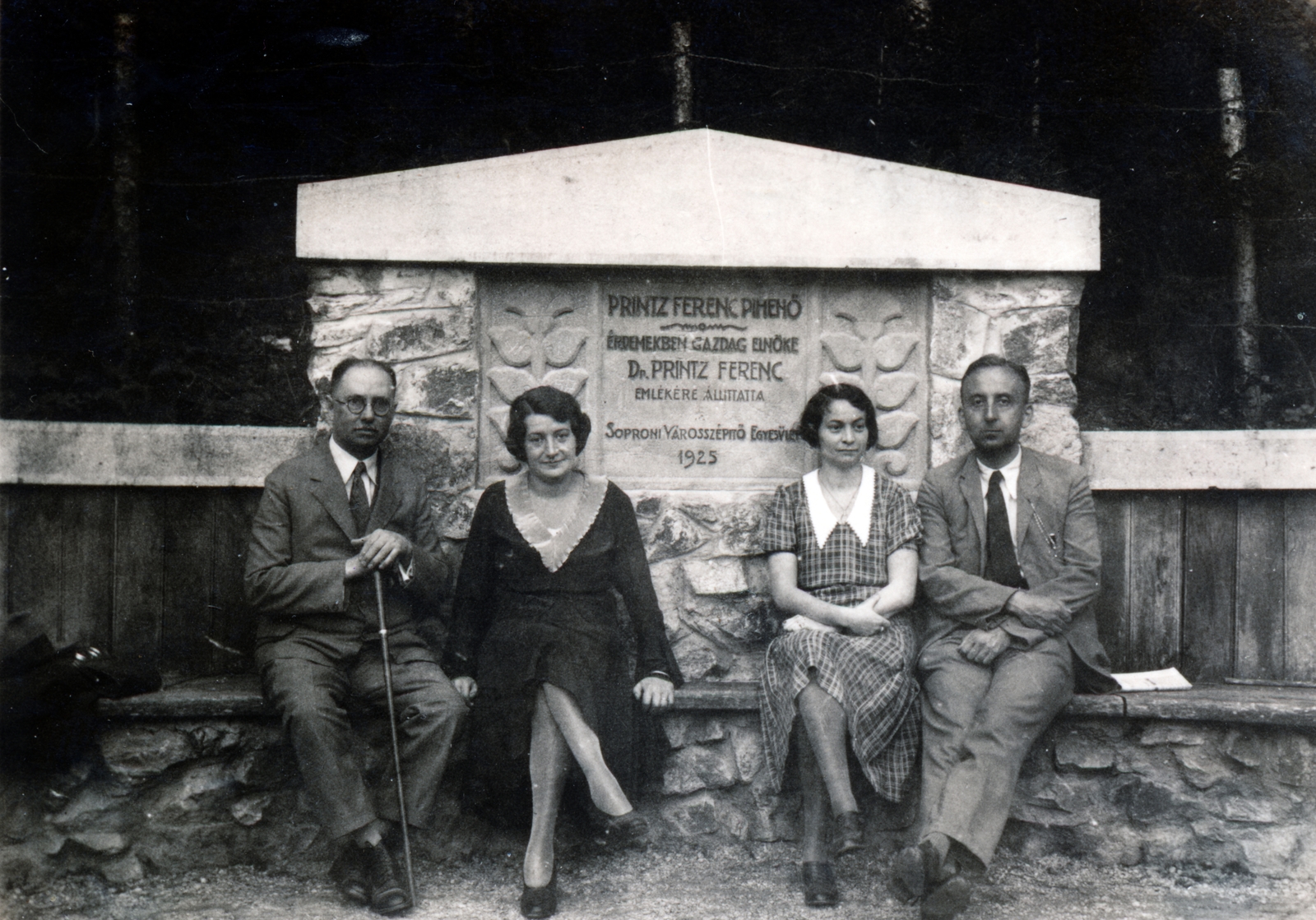 Hungary, Sopron, Printz Ferenc-pihenő., 1932, Korda Judit, memorial plaque, Fortepan #161778