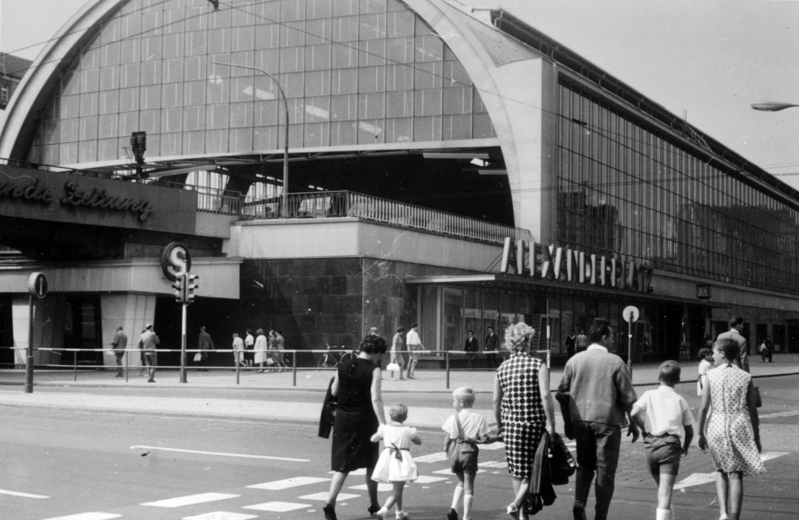 Germany, Berlin, Kelet-Berlin, az Alexanderplatz pályaudvar., 1965, Korda Judit, GDR, East-Berlin, train station, Fortepan #161851