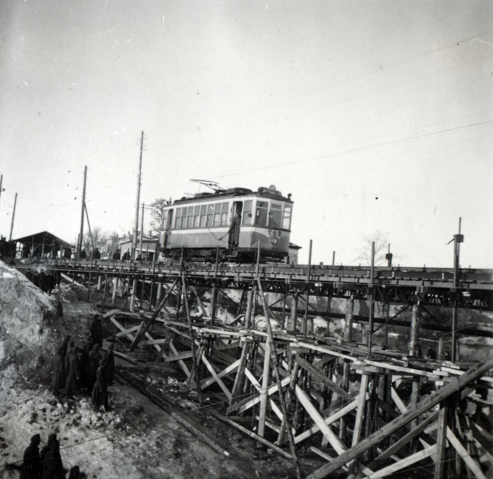 Ukraine, Kyiv, ideiglenes felüljáró építkezése a mai Pecserszk híd helyén, a mai bulvar Druzsbi Narogyiv felett., 1942, Kiss Endre, Fortepan #162055