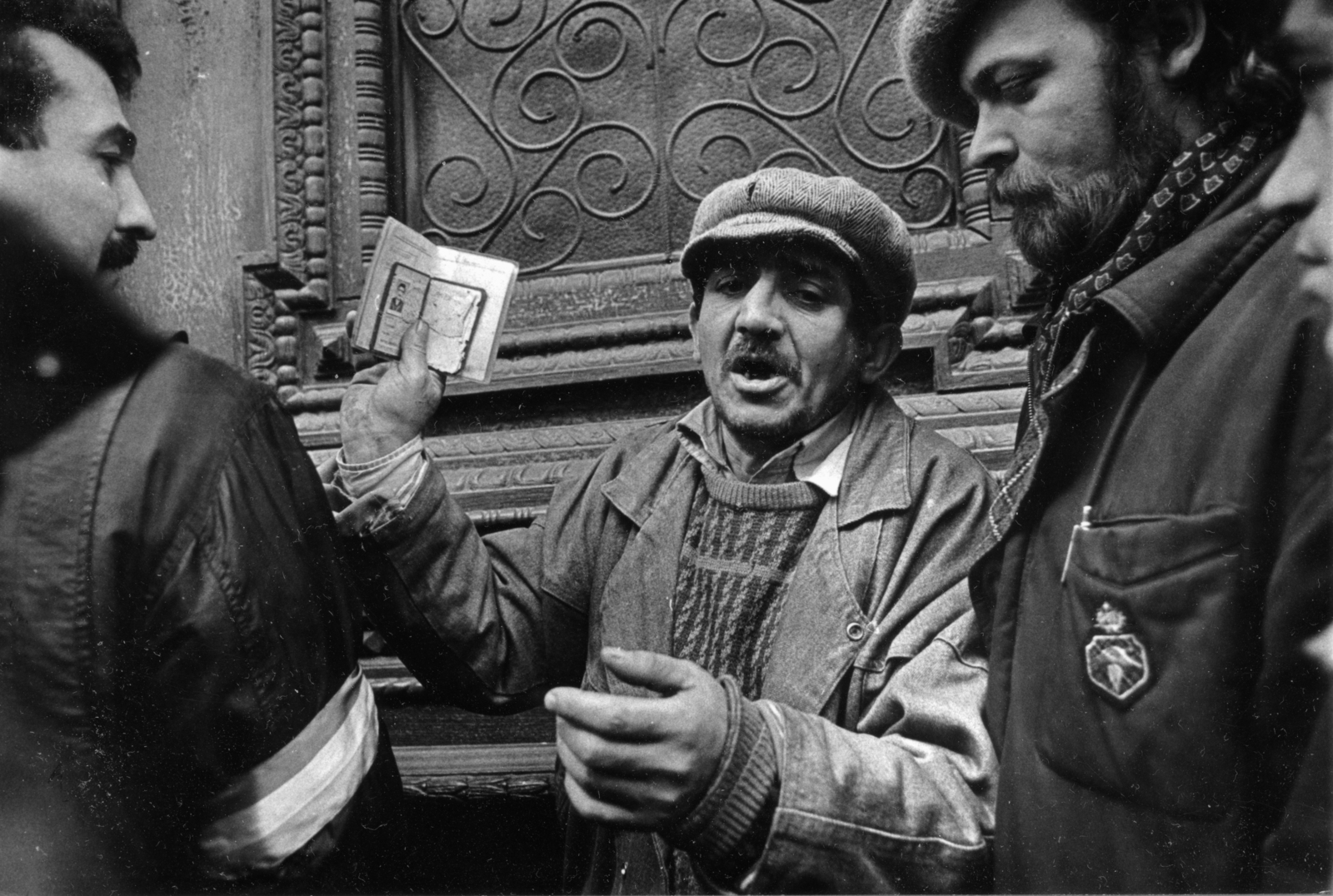Romania,Transylvania, Arad, Bulevardul Revoluției (régi nevén Andrássy tér), a felvétel a Városháza előtt készült. Romániai forradalom., 1989, Gulyás Miklós, Romanian revolution, regime change, Fortepan #162279