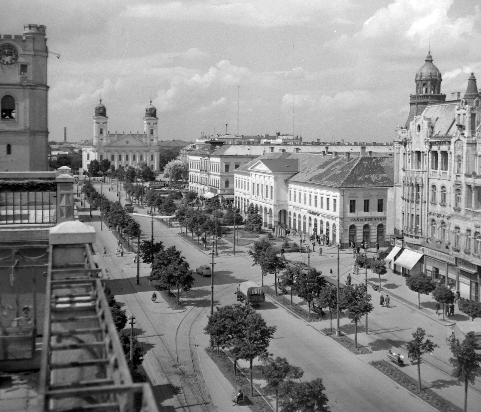 Hungary, Debrecen, Piac utca (Vörös Hadsereg útja), szemben a Nagytemplom., 1955, Kotnyek Antal, Classicism, pediment, Károly Rabl-design, Mihály Péchy-design, Fortepan #16235