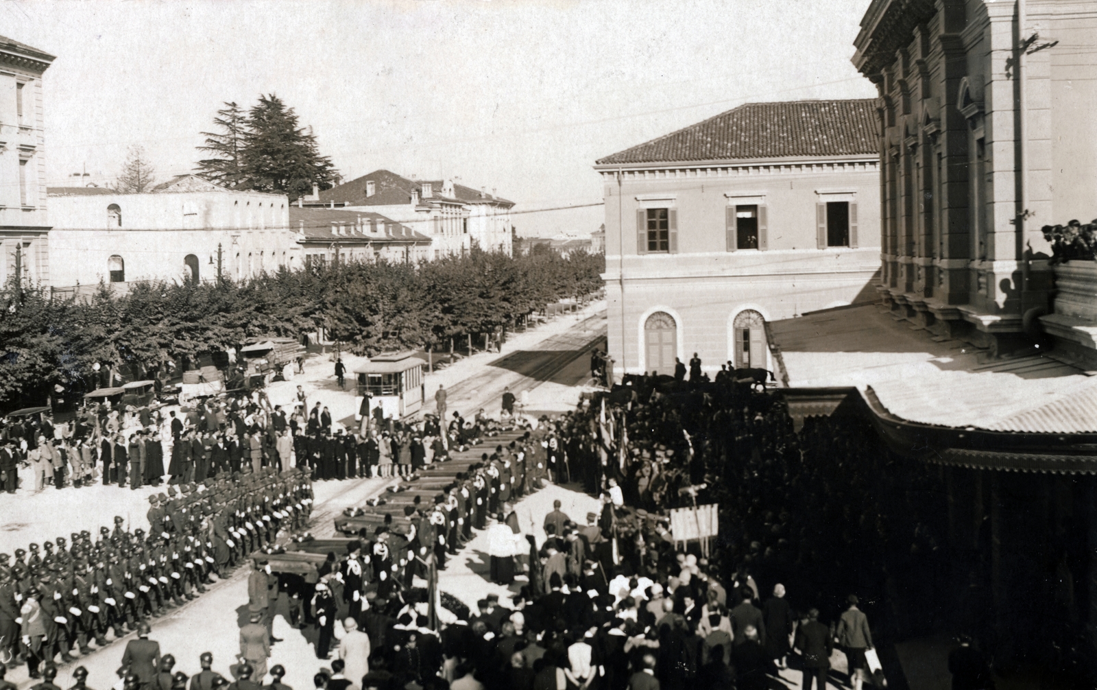 Italy, Udine, pályaudvar, a felvétel az első világháború alatt Olaszországban elesett magyar katonák földi maradványainak ünnepélyes hazahozatalakor készült., 1929, Váradi Judit, compliment, festive, Fortepan #162433