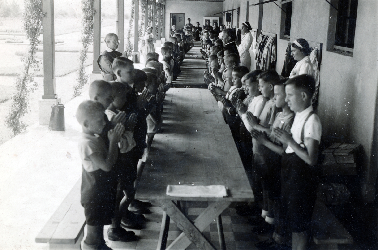 1939, Iharos Sándor, prayer, Fortepan #162483