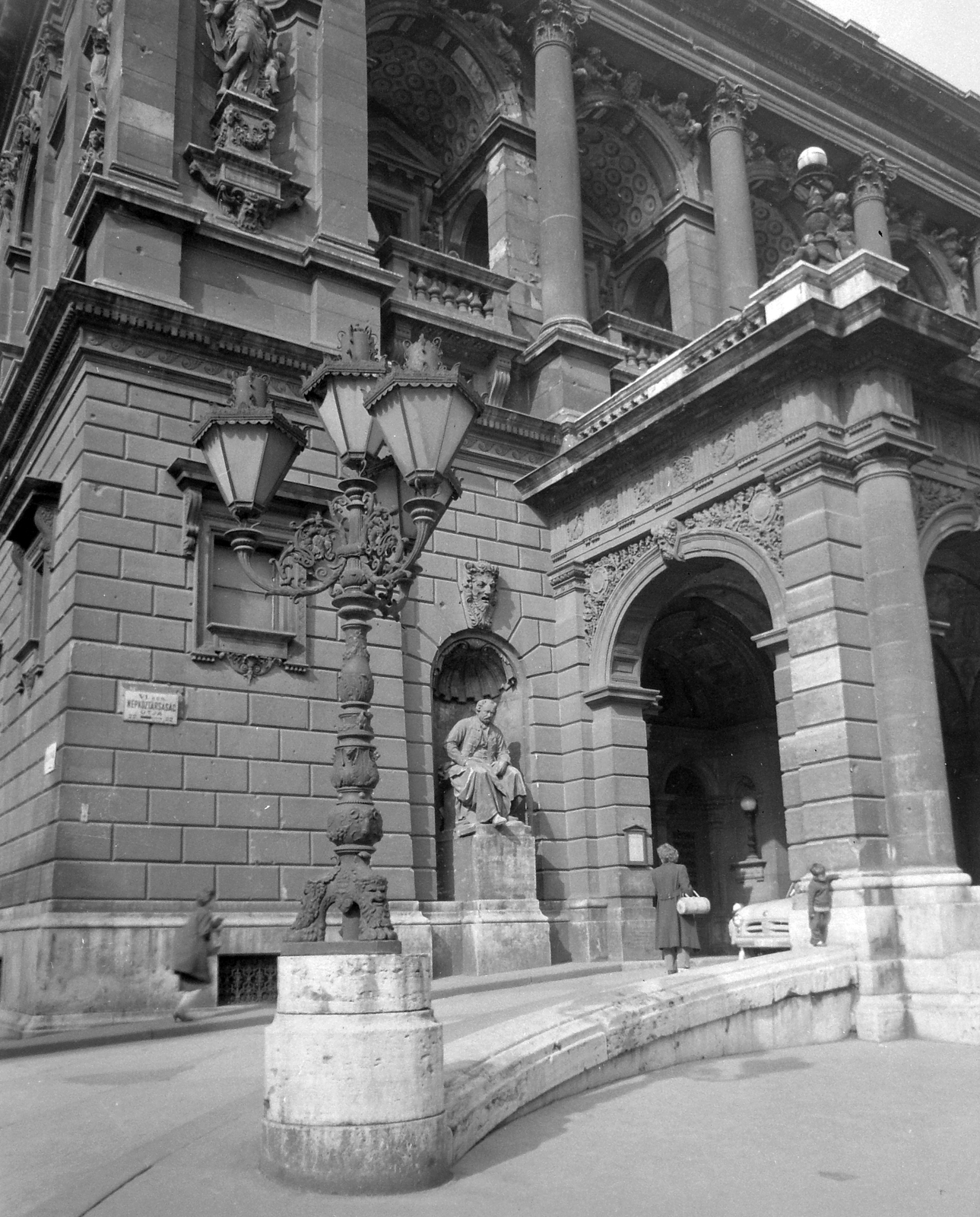 Magyarország, Budapest VI., Andrássy út (Népköztársaság útja), a Magyar Állami Operaház épülete (Ybl Miklós, 1884.)., 1958, Kotnyek Antal, Ybl Miklós-terv, Budapest, Fortepan #16251