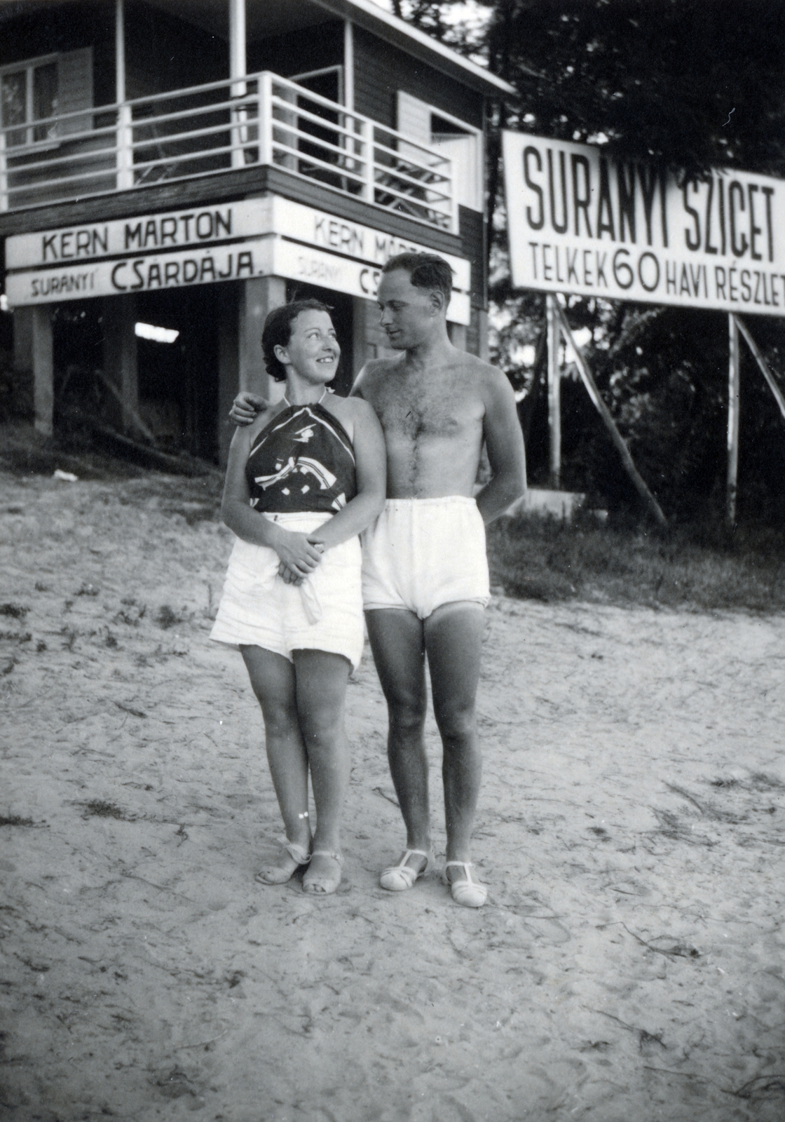 Hungary, Pócsmegyer, Surány., 1937, Lichtmann Tibor, man and woman, swimming trunks, billboard, Fortepan #162825