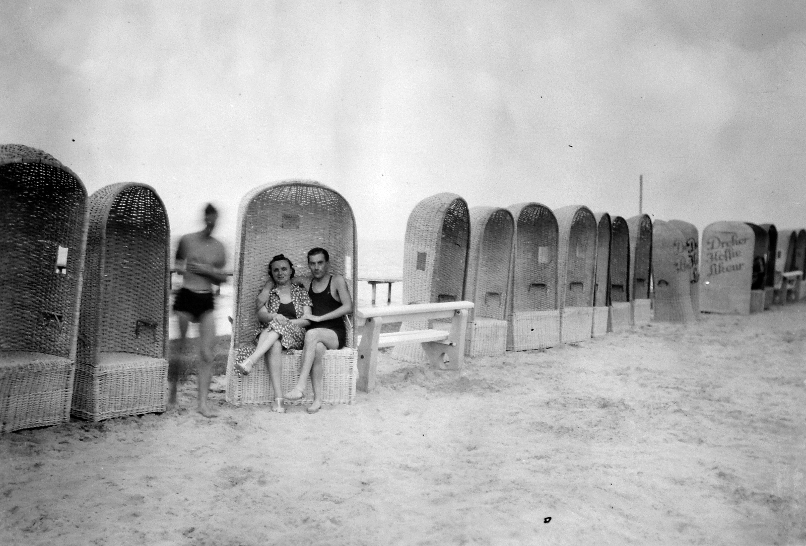 1937, Fortepan, felirat, strand, bemozdulás, szélfogó fülke, Dreher-márka, emberpár, Fortepan #16292