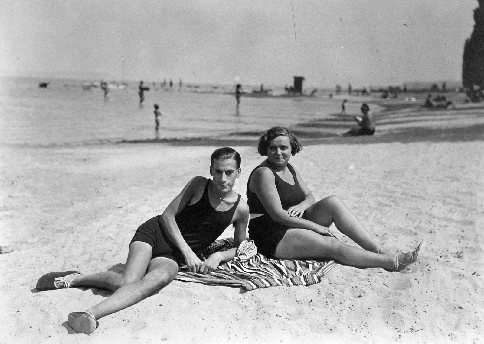 1937, Fortepan, prop up on elbows, Fortepan #16302