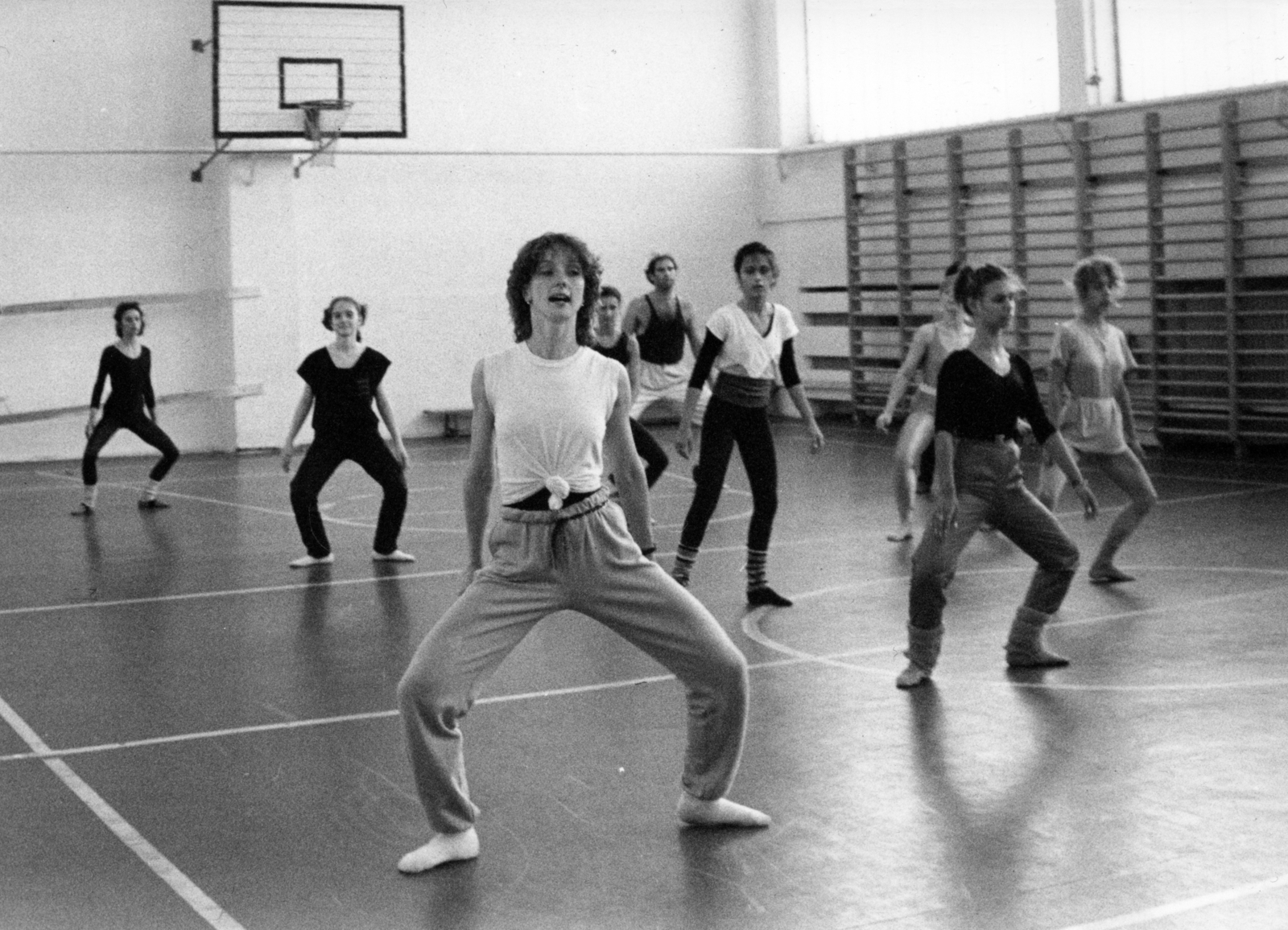 Hungary, Budapest XIII., XIII. Pannóniai (Rajk László) utca 88., a Kék Általános Iskola tornaterme. II. Budapesti Nyári Tánctanfolyam, a francia táncos Anne Dreyfus Limón alapú táncórája., 1985, Budapest Tánciskola Archívuma, Budapest, Fortepan #163149