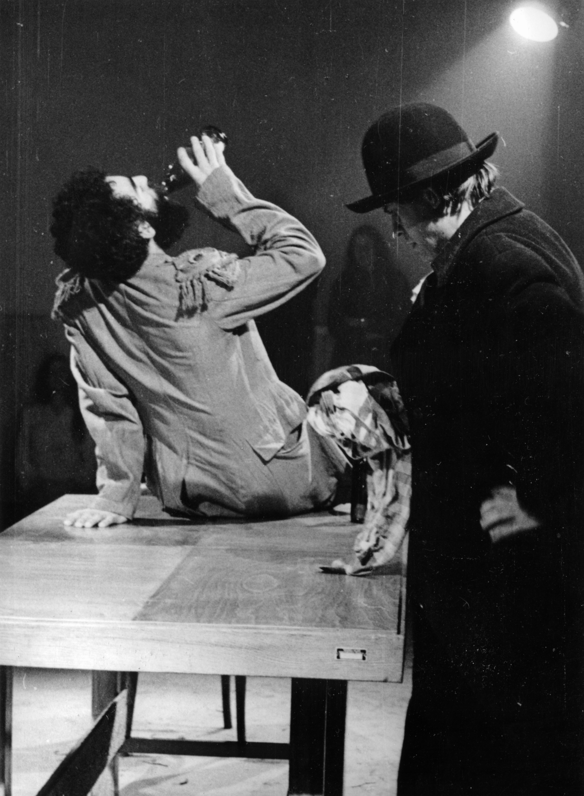 Hungary, Budapest VIII., Lőrinc pap tér, a HVDSZ Jókai Művelődési Ház Stúdió "K" színházi alkotóközösségének előadása, Georg Büchner: Woyzeck. Angelus Iván táncos, koreográfus, pedagógus és Fodor Tamás színművész., 1977, Angelus Iván, Budapest, Fortepan #163214