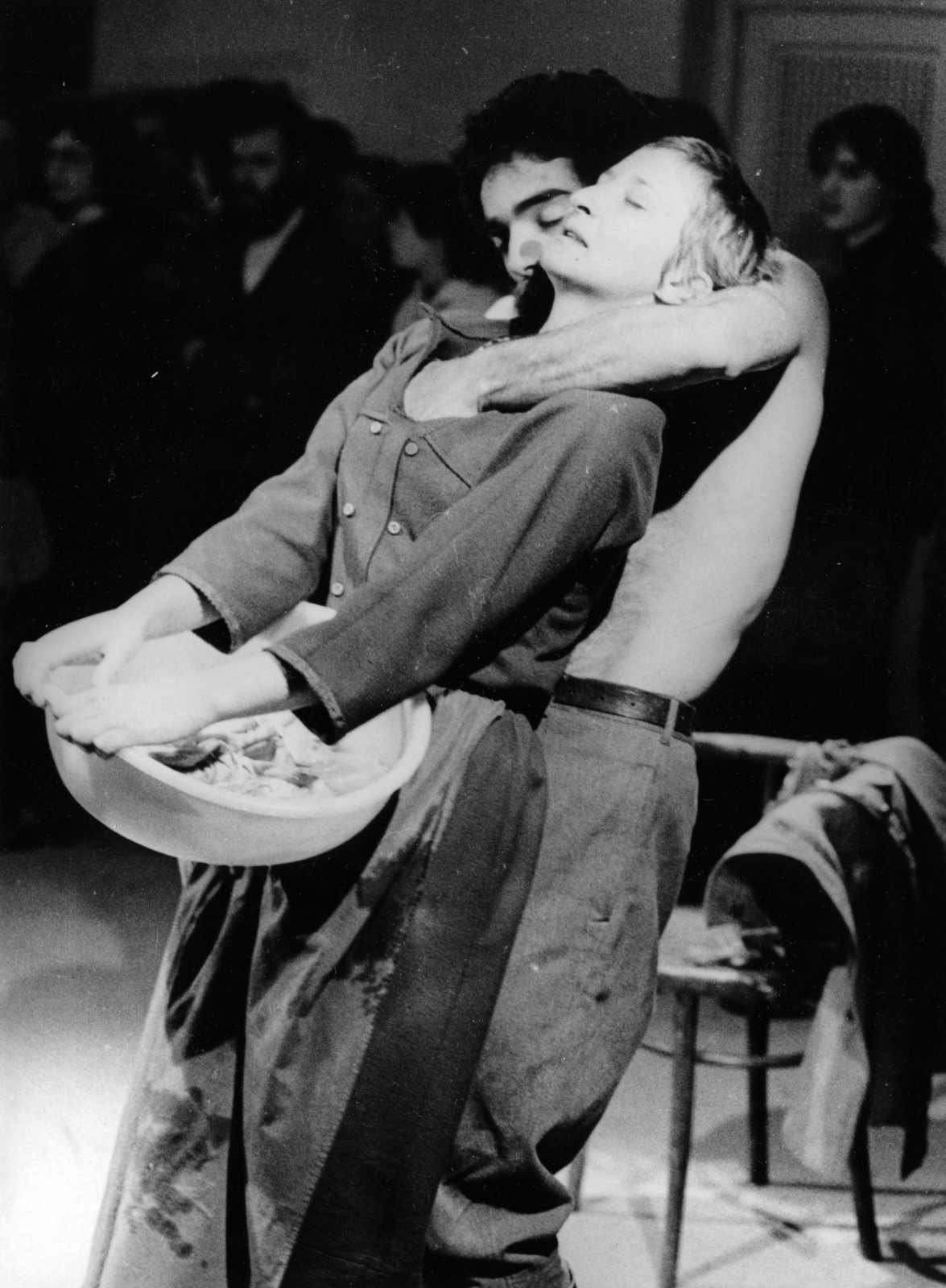 Hungary, Budapest VIII., Lőrinc pap tér, a HVDSZ Jókai Művelődési Ház Stúdió "K" színházi alkotóközösségének előadása, Georg Büchner: Woyzeck. Gaál Erzsébet színművész és Angelus Iván táncos, koreográfus, pedagógus., 1977, Angelus Iván, Budapest, Fortepan #163215