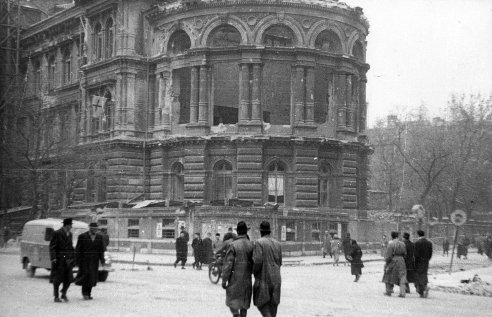 Hungary, Budapest VIII., Üllői út - Mária utca sarok, BOTE (később Semmelweis Egyetem) Bőrgyógyászati Klinika., 1956, Gödér Hajnal, Budapest, damaged building, Fortepan #163265