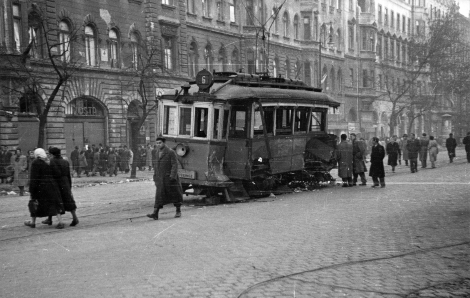 Hungary, Budapest VIII., a József körút a Népszínház utca torkolatánál., 1956, Gödér Hajnal, Budapest, street view, wreck, public transport line number, Fortepan #163276