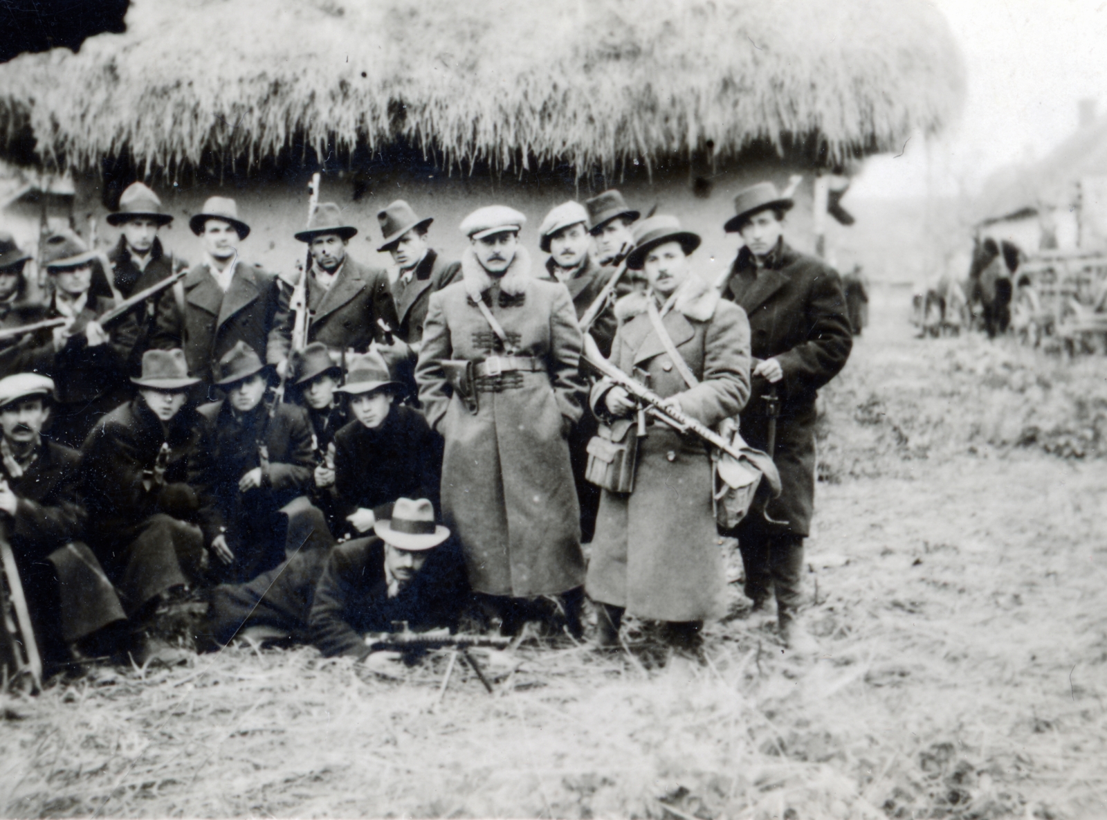 Ukraine,Zakarpattia Oblast, az újjászerveződött Rongyos Gárda., 1938, Gödér Hajnal, weapon, men, machine gun, tableau, Fortepan #163288