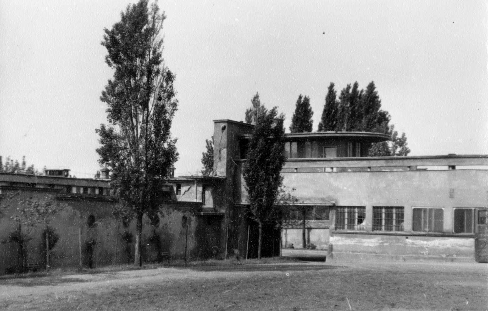 Hungary, Budapest VIII., Kerepesi úti Ügetőpálya, átjáró az istállókhoz., 1982, Kopátsy Sándor, Budapest, Fortepan #163461