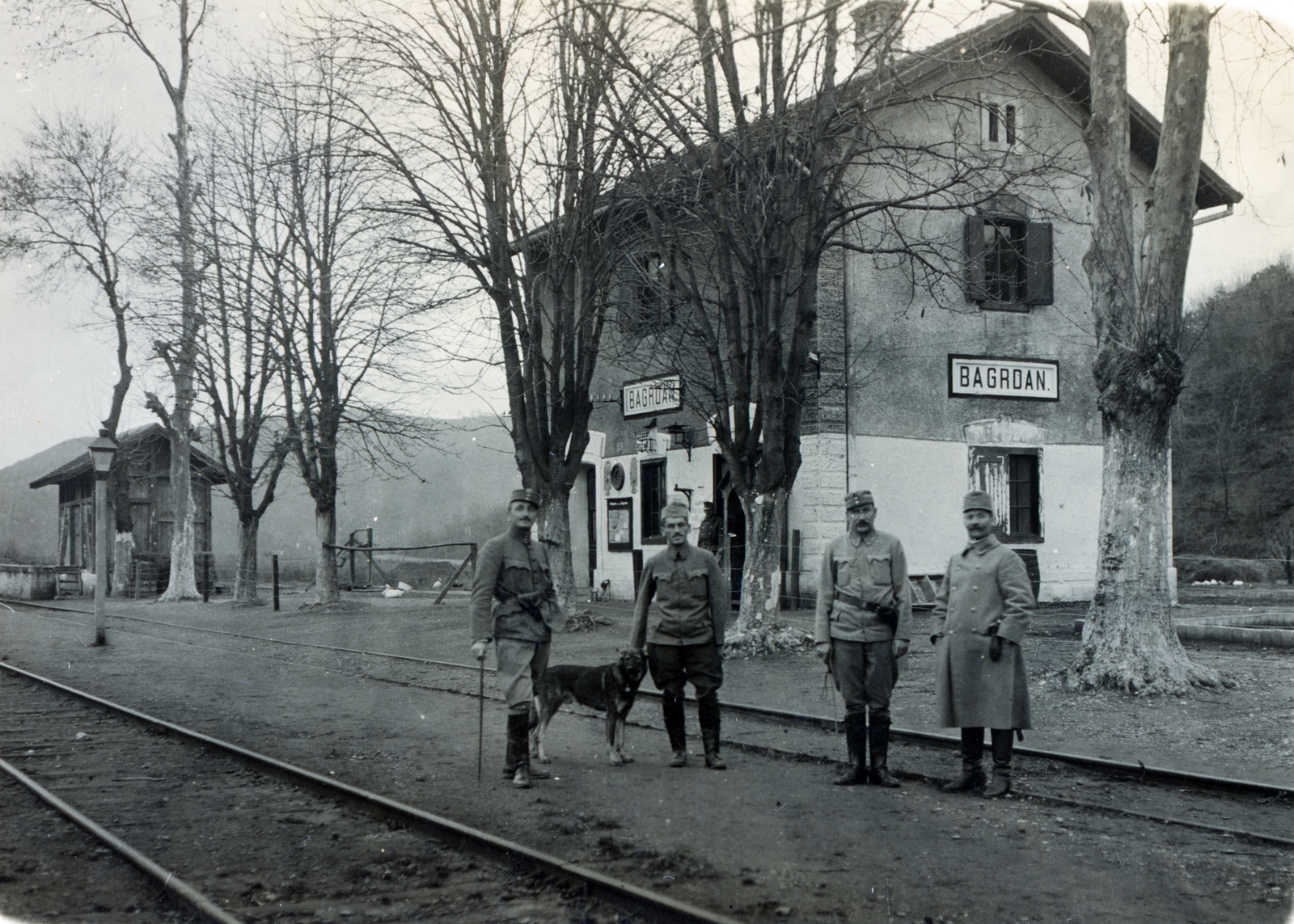 Serbia, Bagrdan, vasútállomás., 1916, Wittner Lucia, dog, military, train station, Fortepan #163496