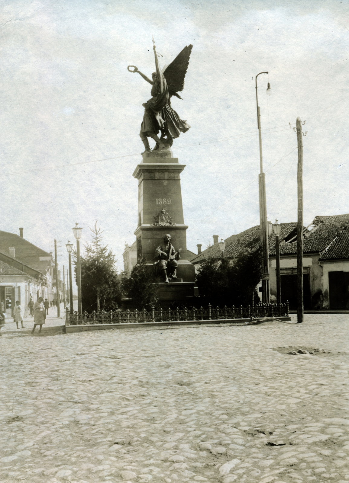 Serbia, Kruševac, a Koszovói Hősök tere, középen Đorđe Jovanović szerb szobrász alkotása, a Koszovói Hősök Emlékműve., 1917, Wittner Lucia, sculptural group, Fortepan #163547