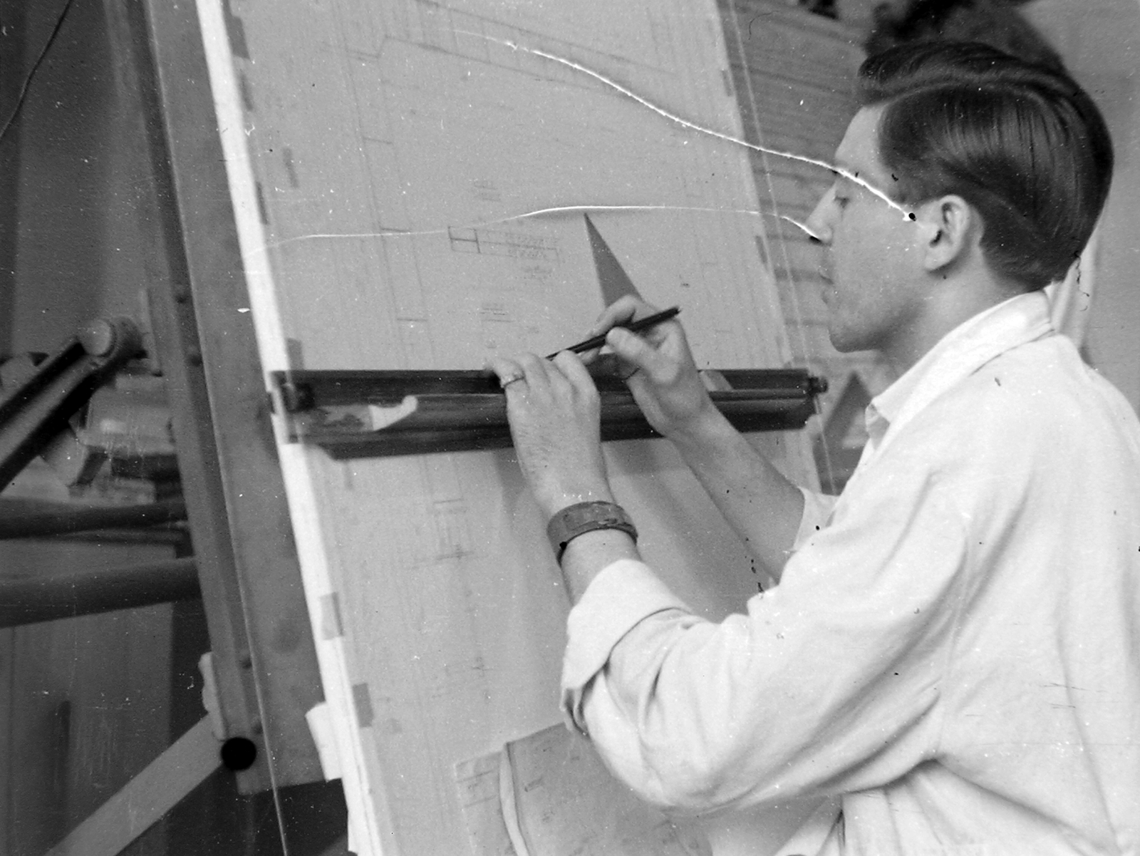 Magyarország, Budapest I., Krisztina körút 55., KGMTI (Kohó-és Gépipari Minisztérium Tervező Irodái)., 1957, Kurutz Márton, portré, munkahely, tervező, enteriőr, férfi, rajzgép, Budapest, Fortepan #16363