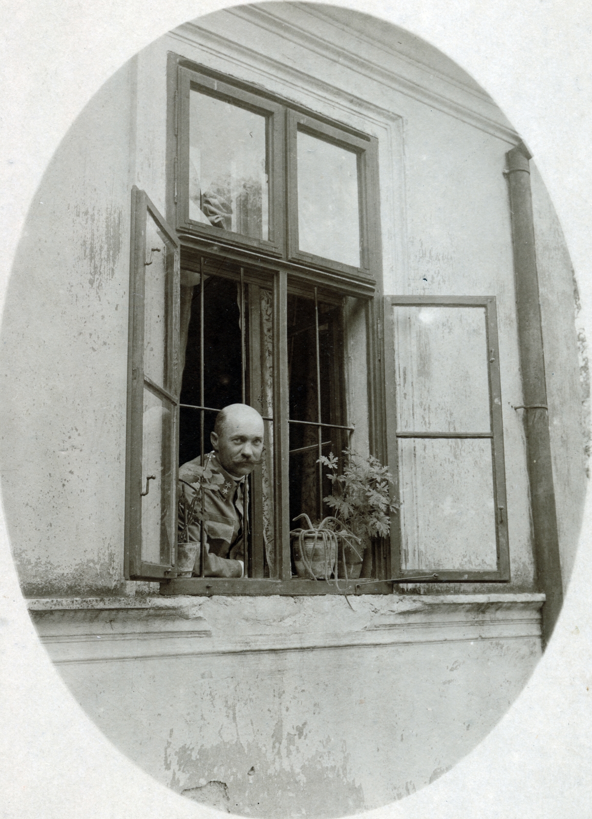 Serbia, Paraćin, 1916, Wittner Lucia, leaning out of the window, Fortepan #163636