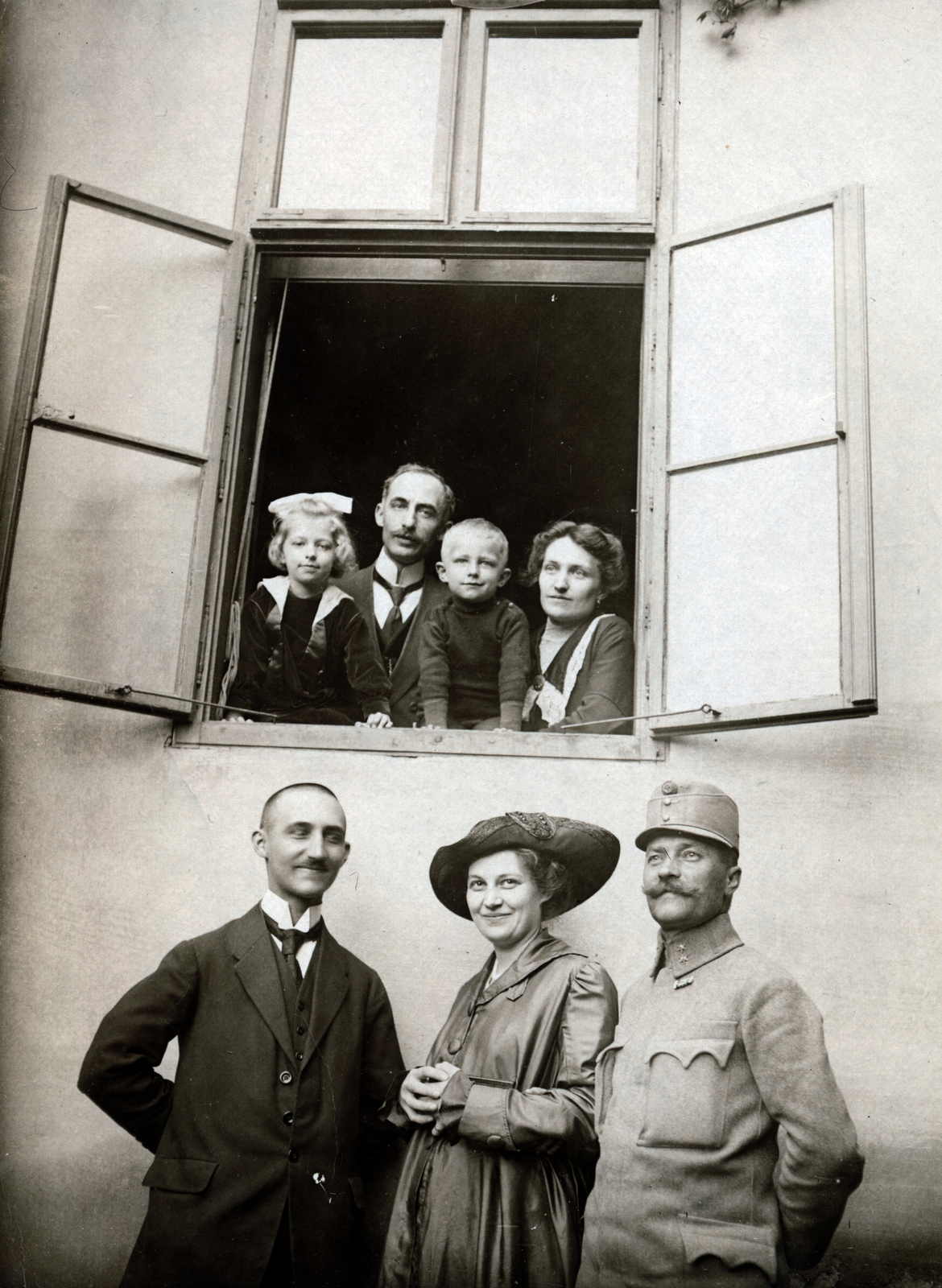 1916, Wittner Lucia, family, window, soldier, leaning out of the window, Fortepan #163644