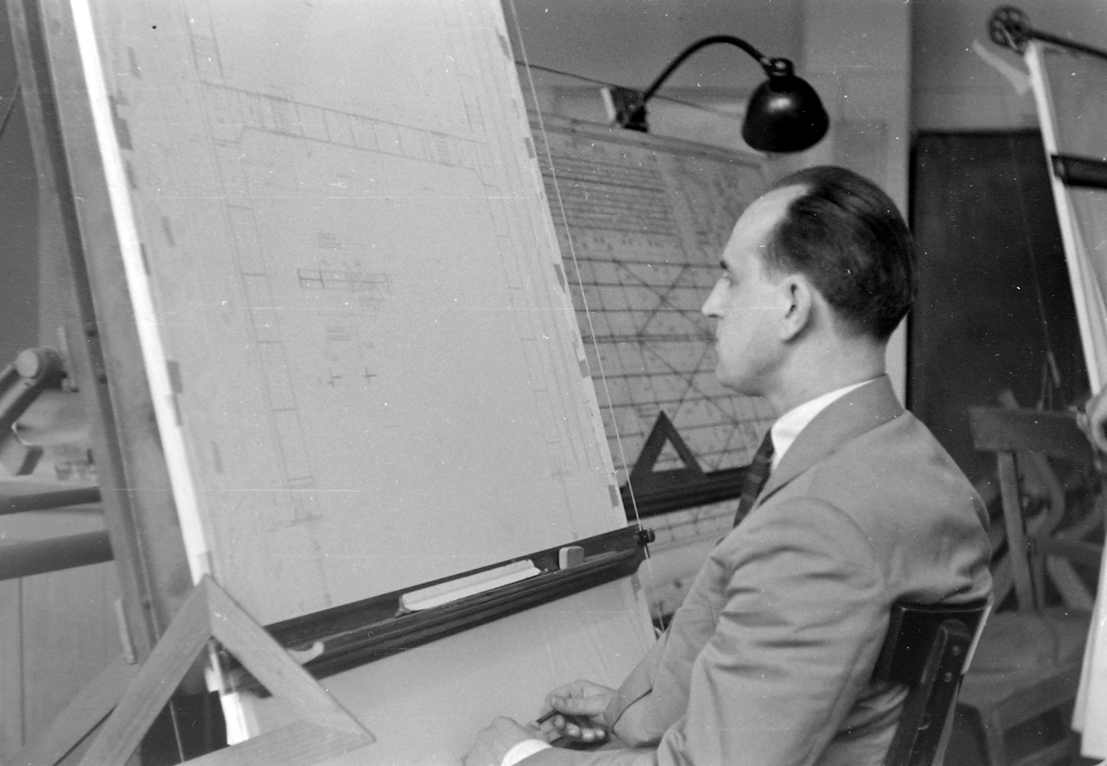 Hungary, Budapest I., Krisztina körút 55., KGMTI (Kohó-és Gépipari Minisztérium Tervező Irodái)., 1957, Kurutz Márton, portrait, workplace, technical drawing, interior, man, plotter, Budapest, Fortepan #16368
