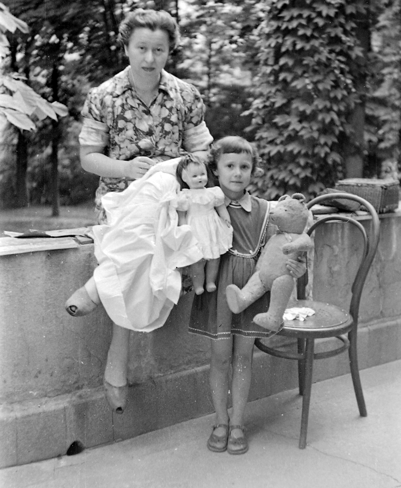 1954, Kurutz Márton, toy doll, girl, teddy bear, kid, mother, Fortepan #16371