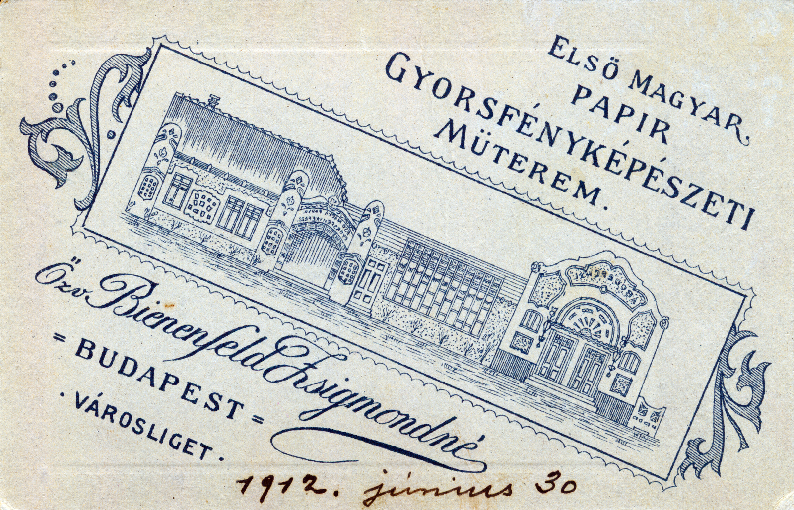 Magyarország, Városliget, Budapest XIV., Özv. Bienenfeld Zsigmondné első magyar papír gyorsfényképészeti műterme., 1912, Suzanne Lorant, hátlap, szecesszió, napfényműterem, műterem, fényképész, Budapest, Fortepan #163724