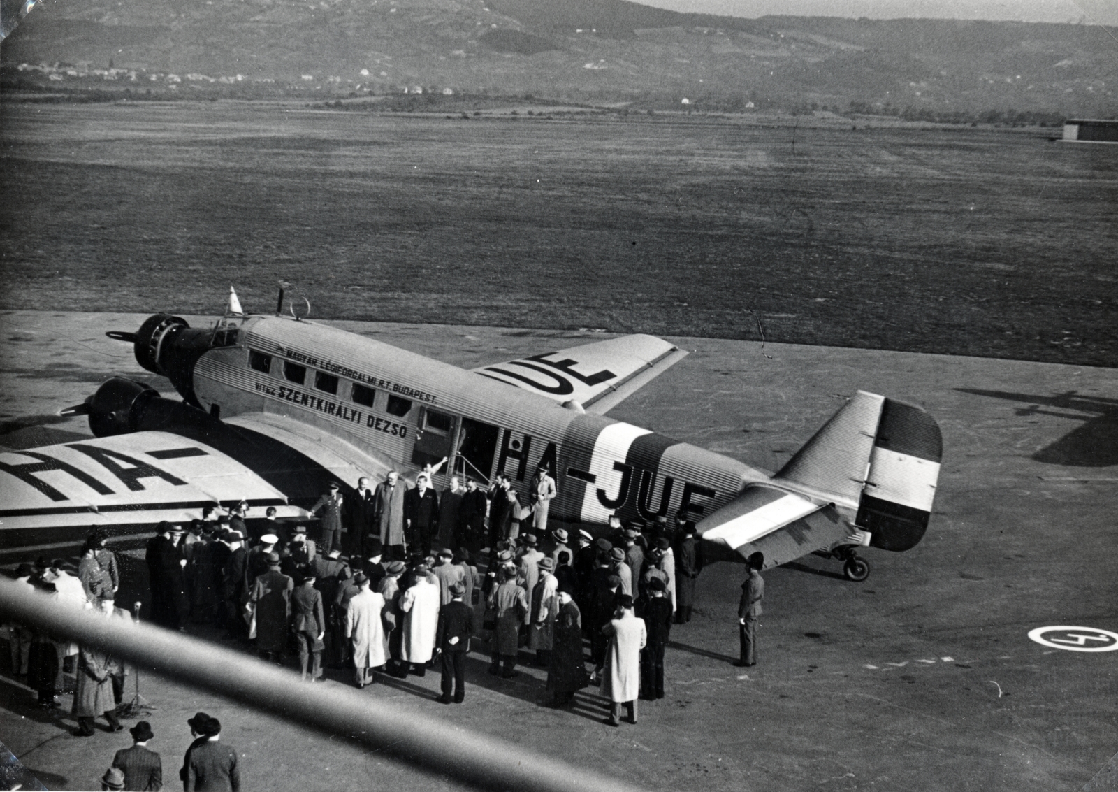 Hungary, Budaörs Airport, Budapest XI., az első menetrendszerű repülőgép indulása Erdélybe 1940. szeptember 27-én., 1940, Fadgyas Bence, Budapest, Fortepan #163876