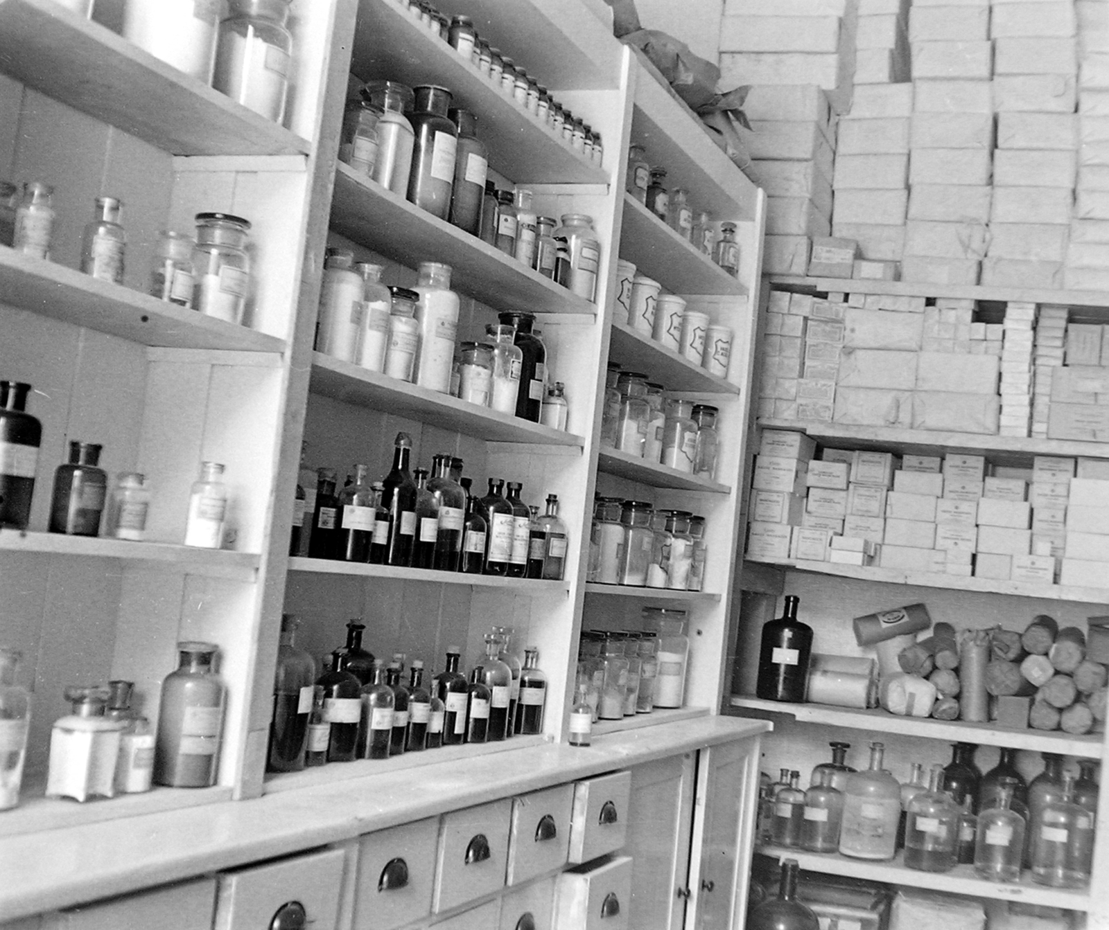 Hungary, 1948, Magyar Rendőr, pharmacy, warehouse, furniture, Fortepan #16424