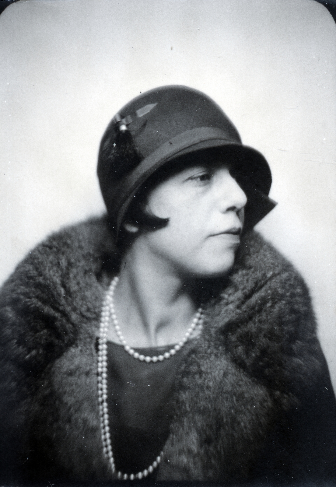 1925, Szántó Tamás, portrait, woman, hat, fashion, coat, cap, necklace, fur coat, lady, pearl necklace, Fortepan #164255