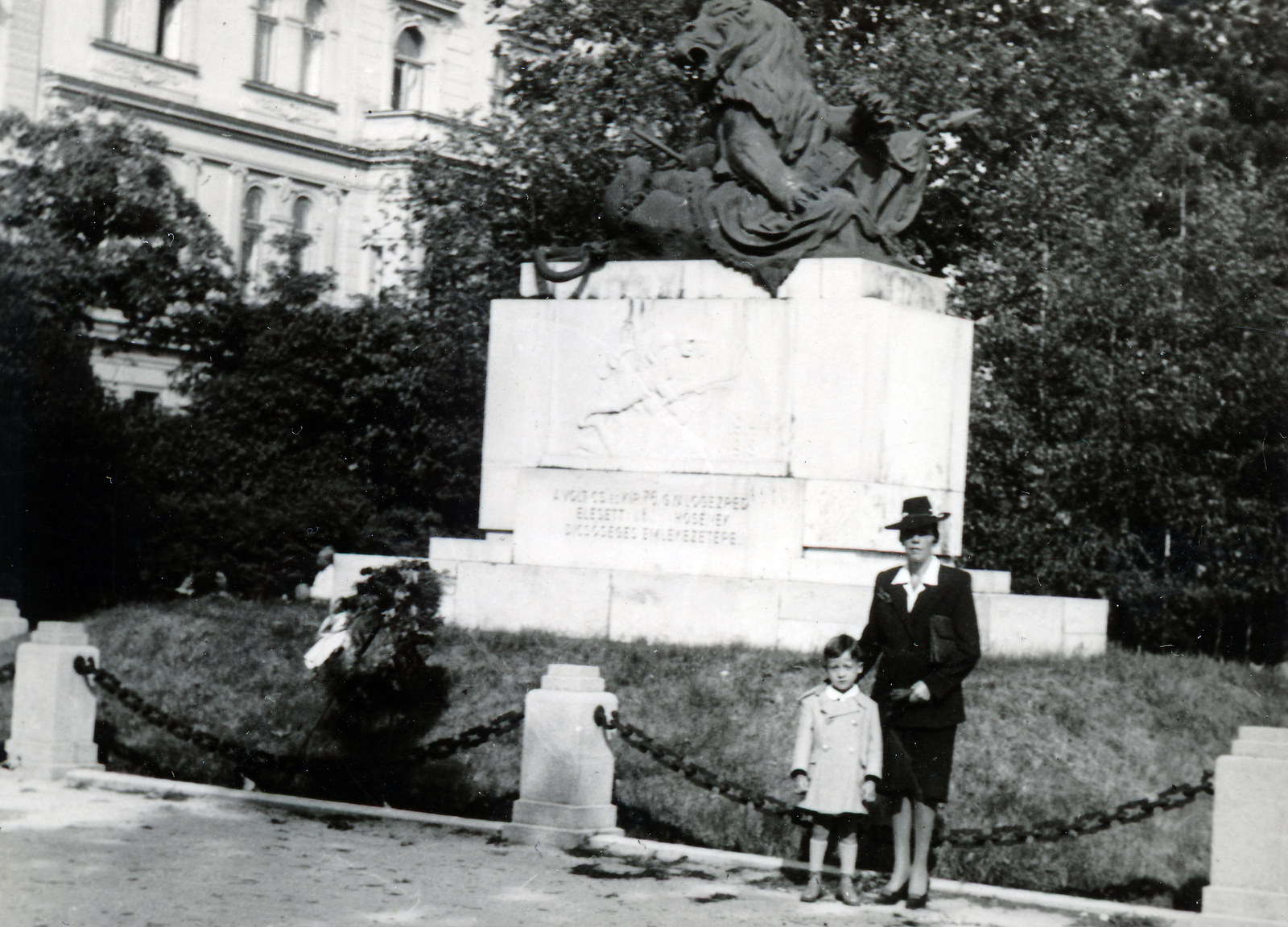 Hungary, Sopron, Deák tér, 76-os gyalogezred emlékműve (Maugsch Gyula, 1931.)., 1942, Szántó Tamás, Fortepan #164281