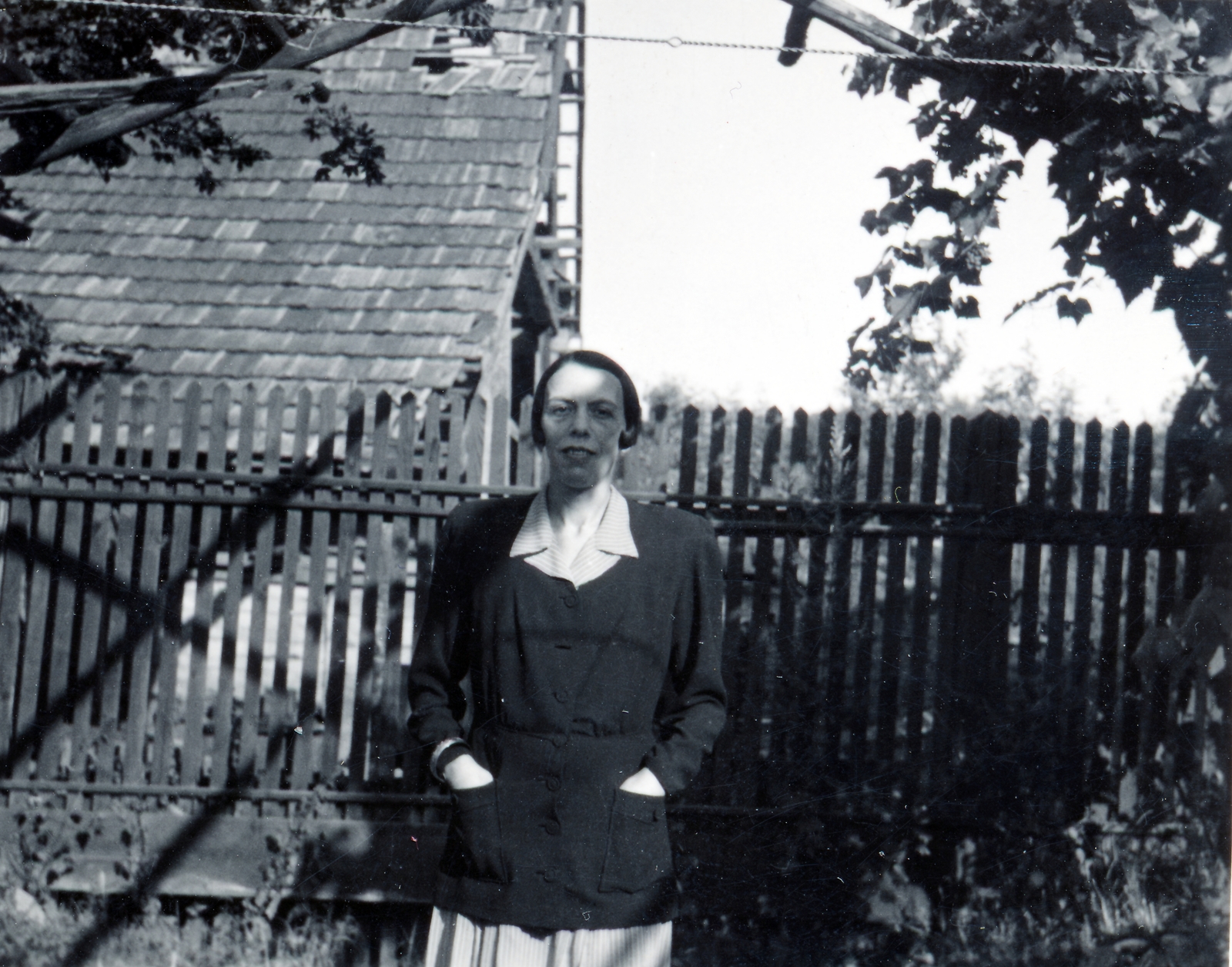 1941, Szántó Tamás, hölgy, zsebredugott kéz, Fortepan #164299