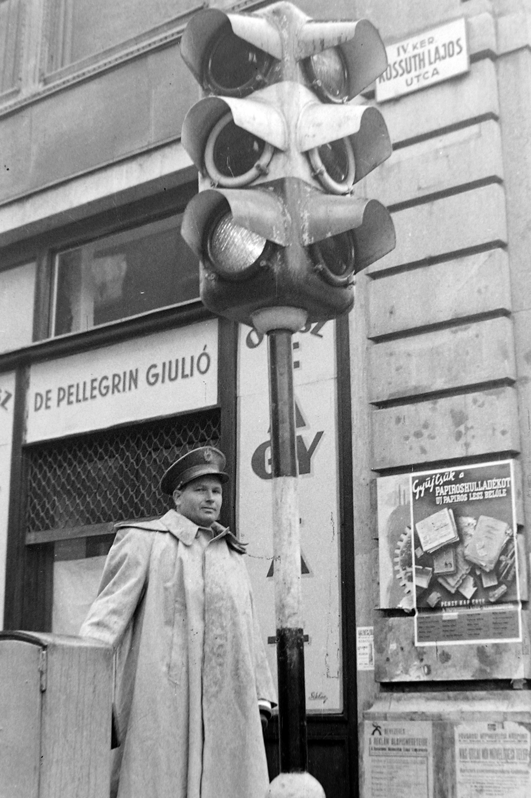Hungary, Budapest V., Kossuth Lajos utca - Károly körút (Somogyi Béla út) sarok., 1948, Magyar Rendőr, signal, cop, Budapest, poster, street name sign, Fortepan #16456