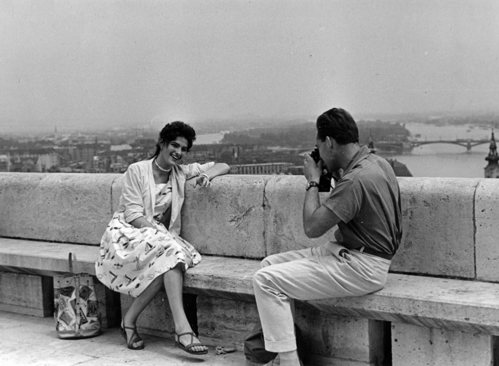 Hungary, Halászbástya, Budapest I., háttérben a Margit híd és a Margit-sziget., 1962, Faragó László, photography, bag, lady, Danube, Budapest, Fortepan #164677